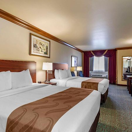 Quality Inn & Suites Denver Airport - Gateway Park Аврора Экстерьер фото