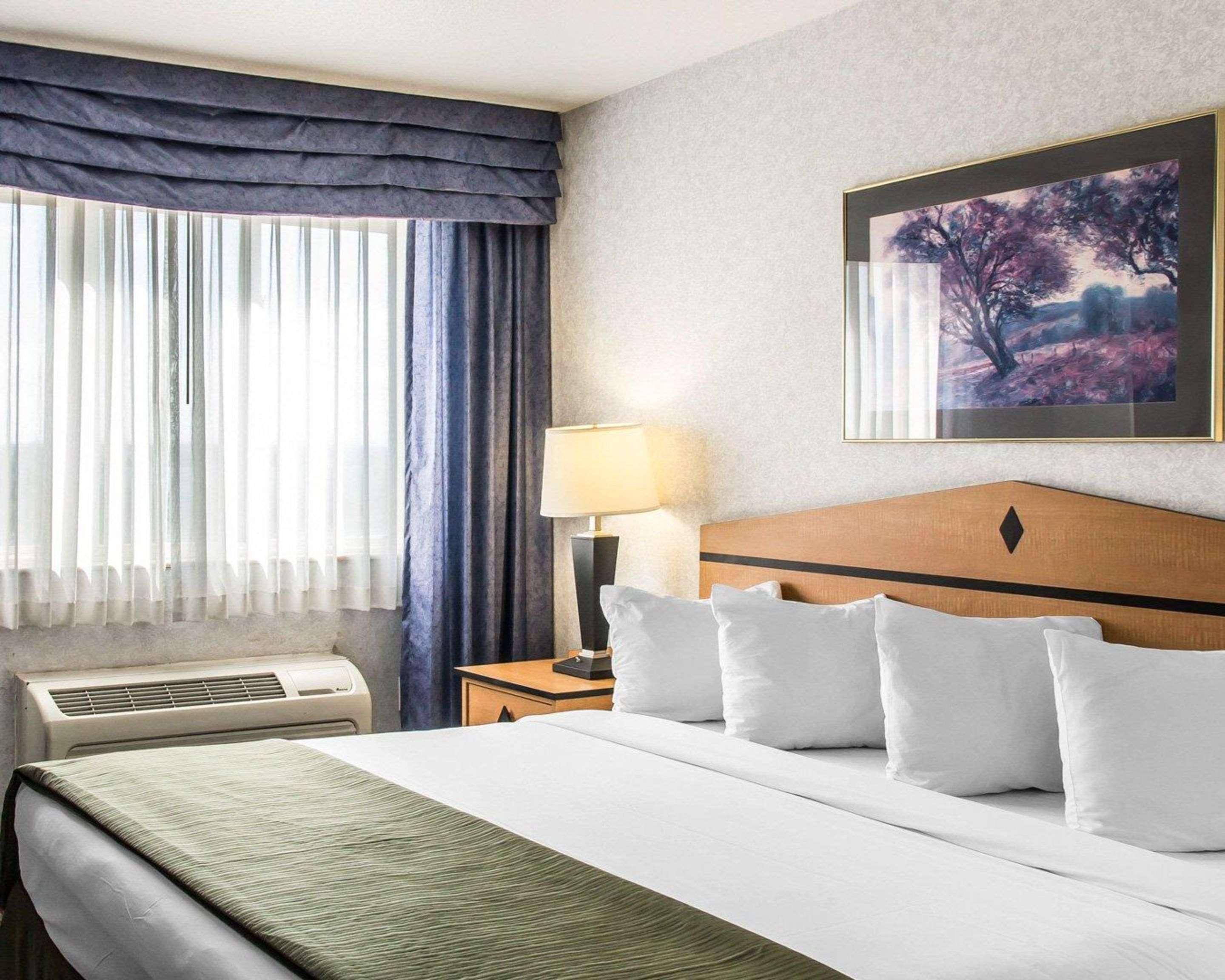 Quality Inn & Suites Denver Airport - Gateway Park Аврора Экстерьер фото