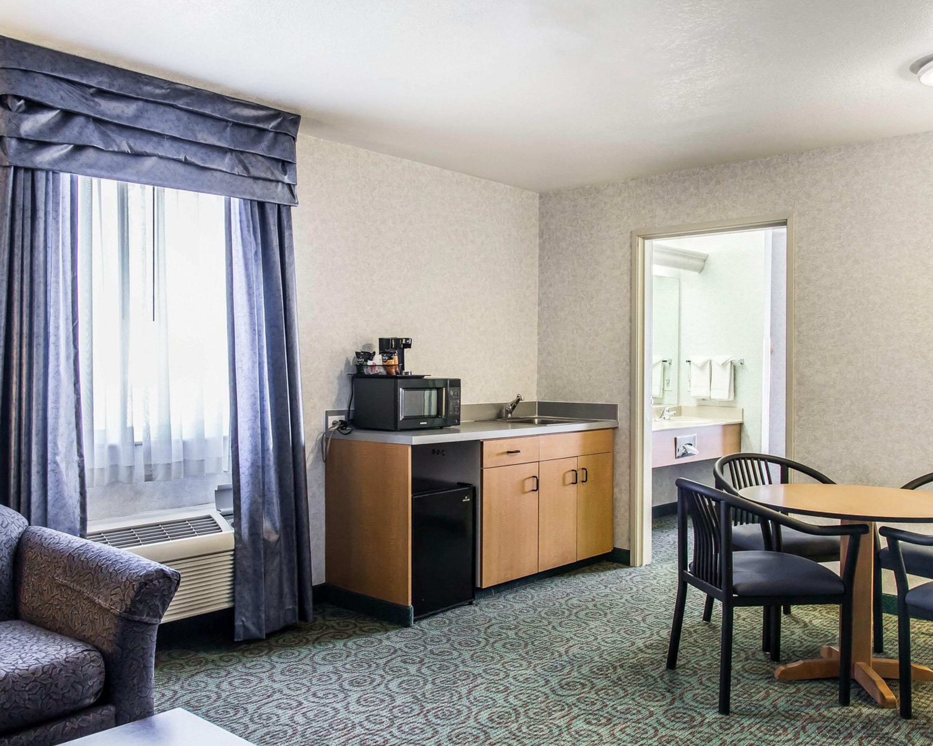 Quality Inn & Suites Denver Airport - Gateway Park Аврора Экстерьер фото