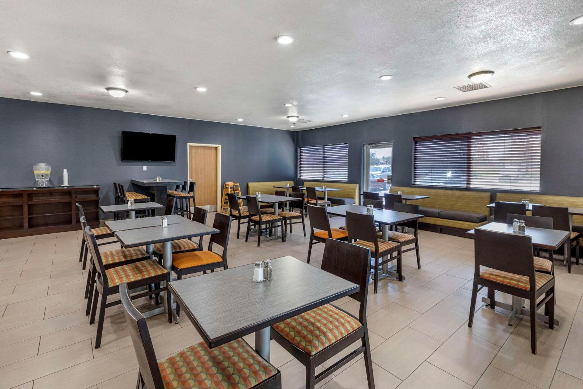 Quality Inn & Suites Denver Airport - Gateway Park Аврора Экстерьер фото